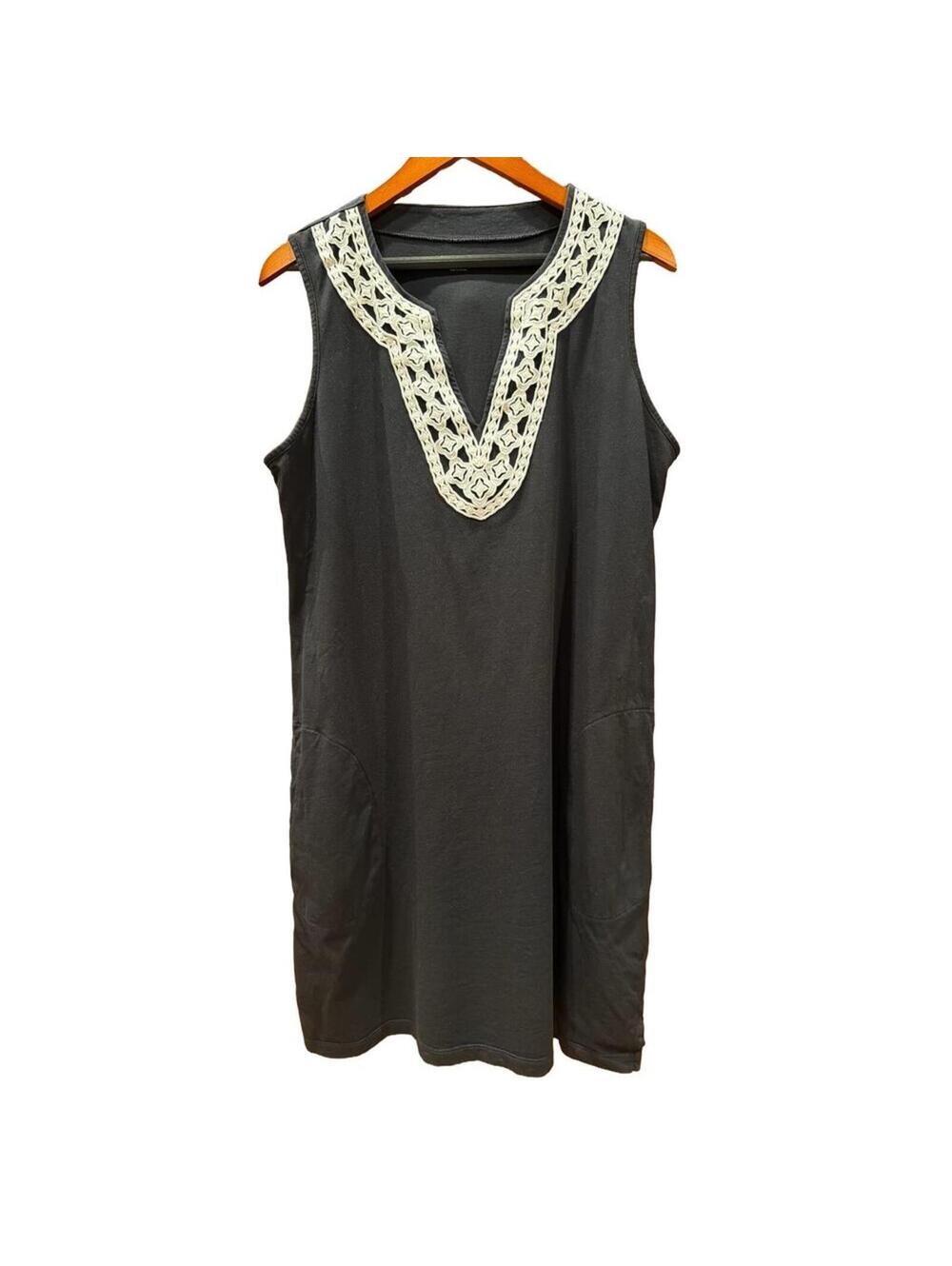 Lands End Sleeveless Vneck Dress Mini Medium Black Crochet Shift Pockets Classic
